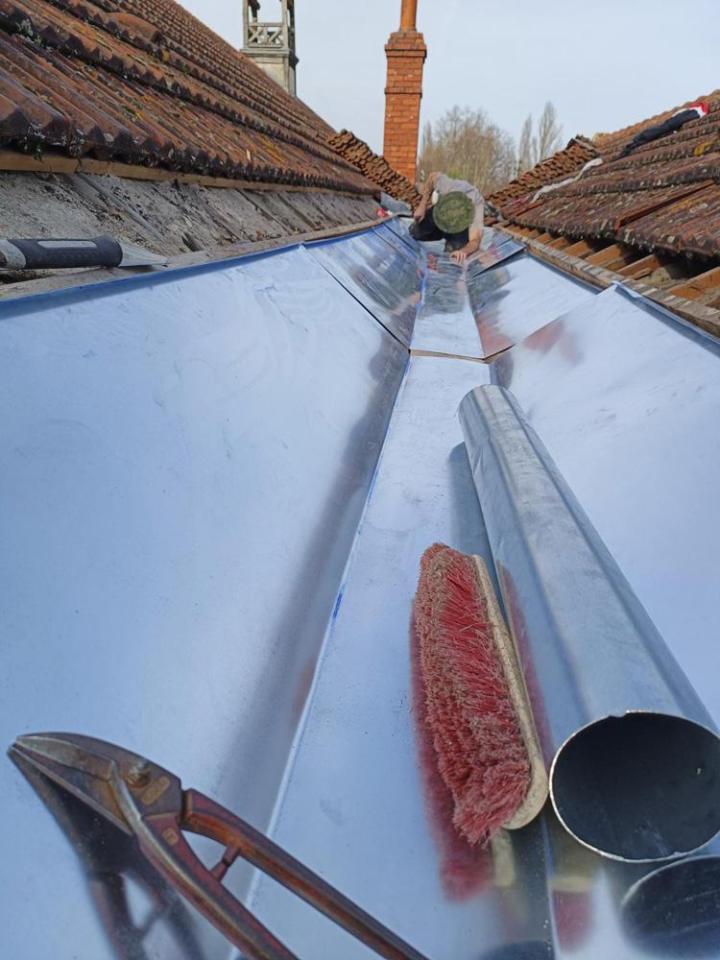 Des professionnels des travaux de zinguerie à Bourges